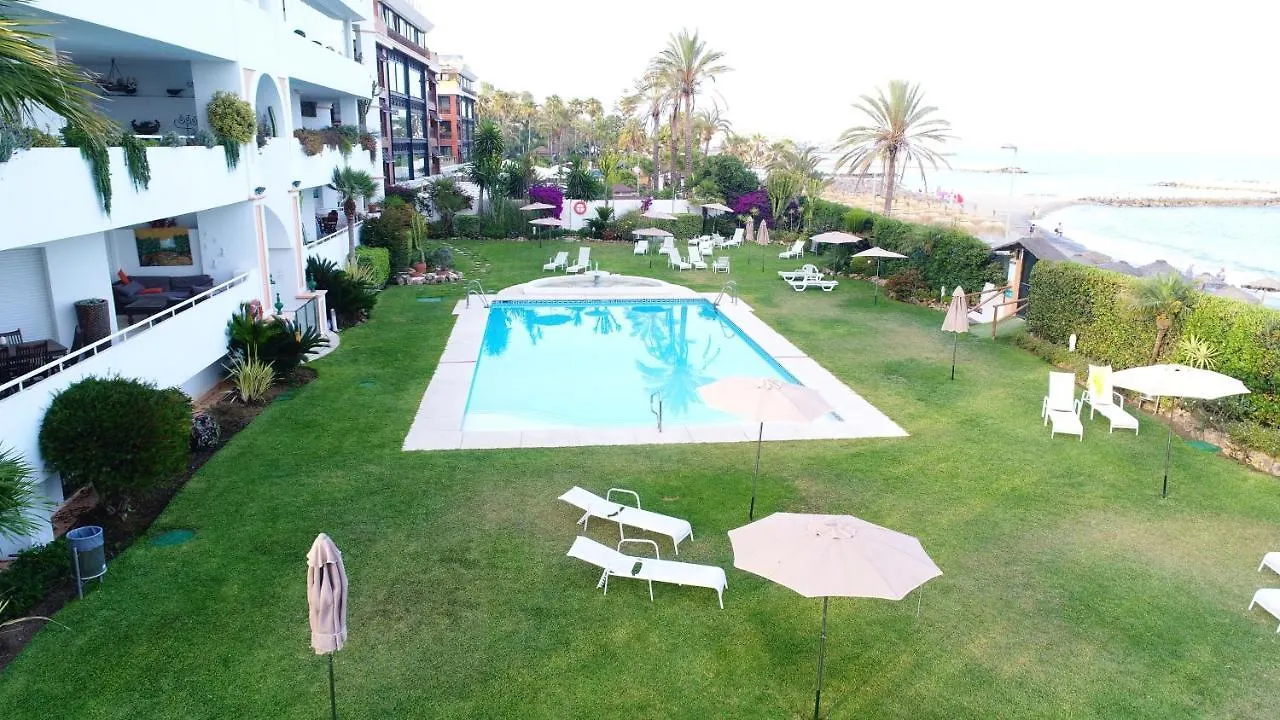 Spacious Apartment In Marbella Sea View & Shared Pool