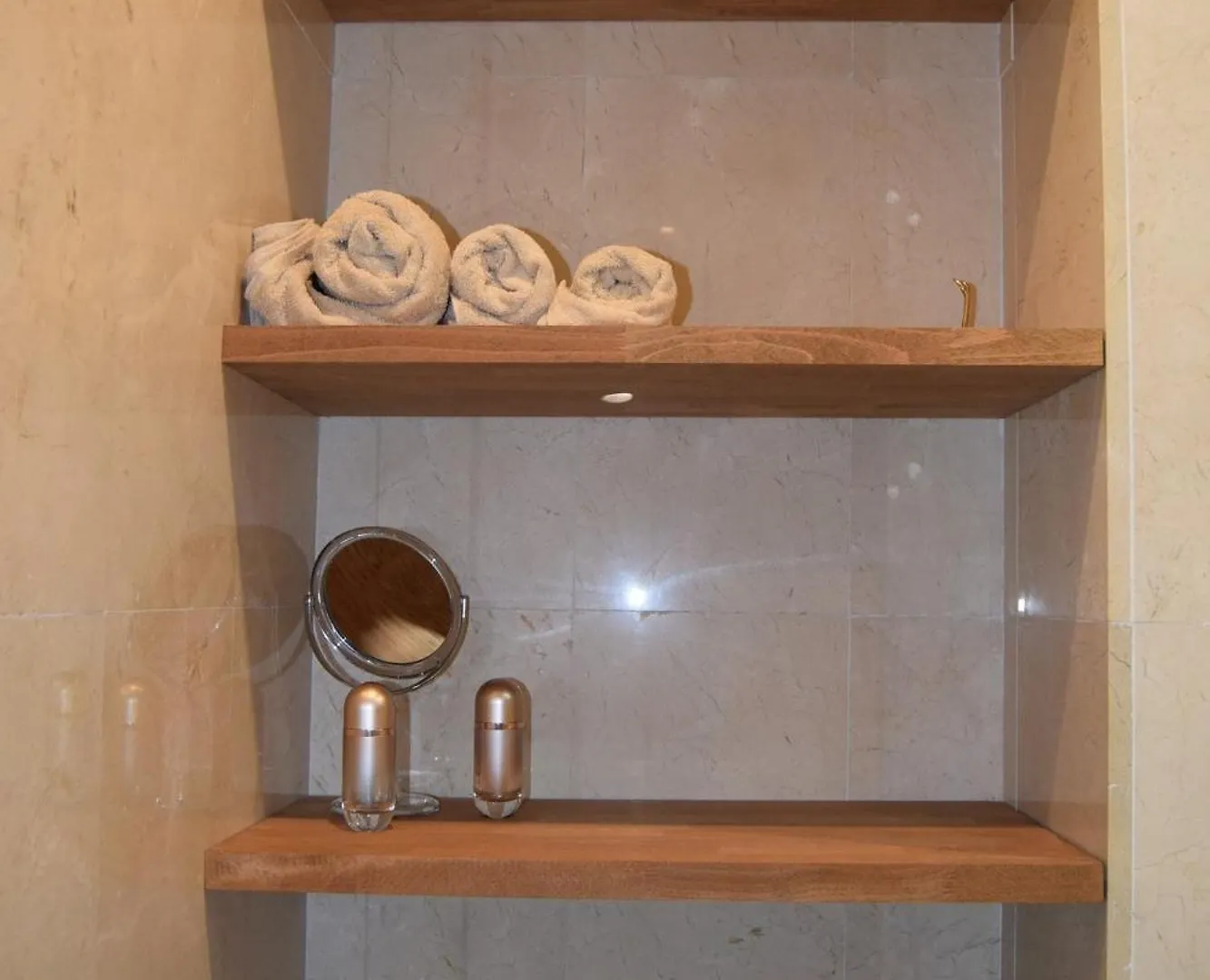 Spacious Apartment In Marbella Sea View & Shared Pool