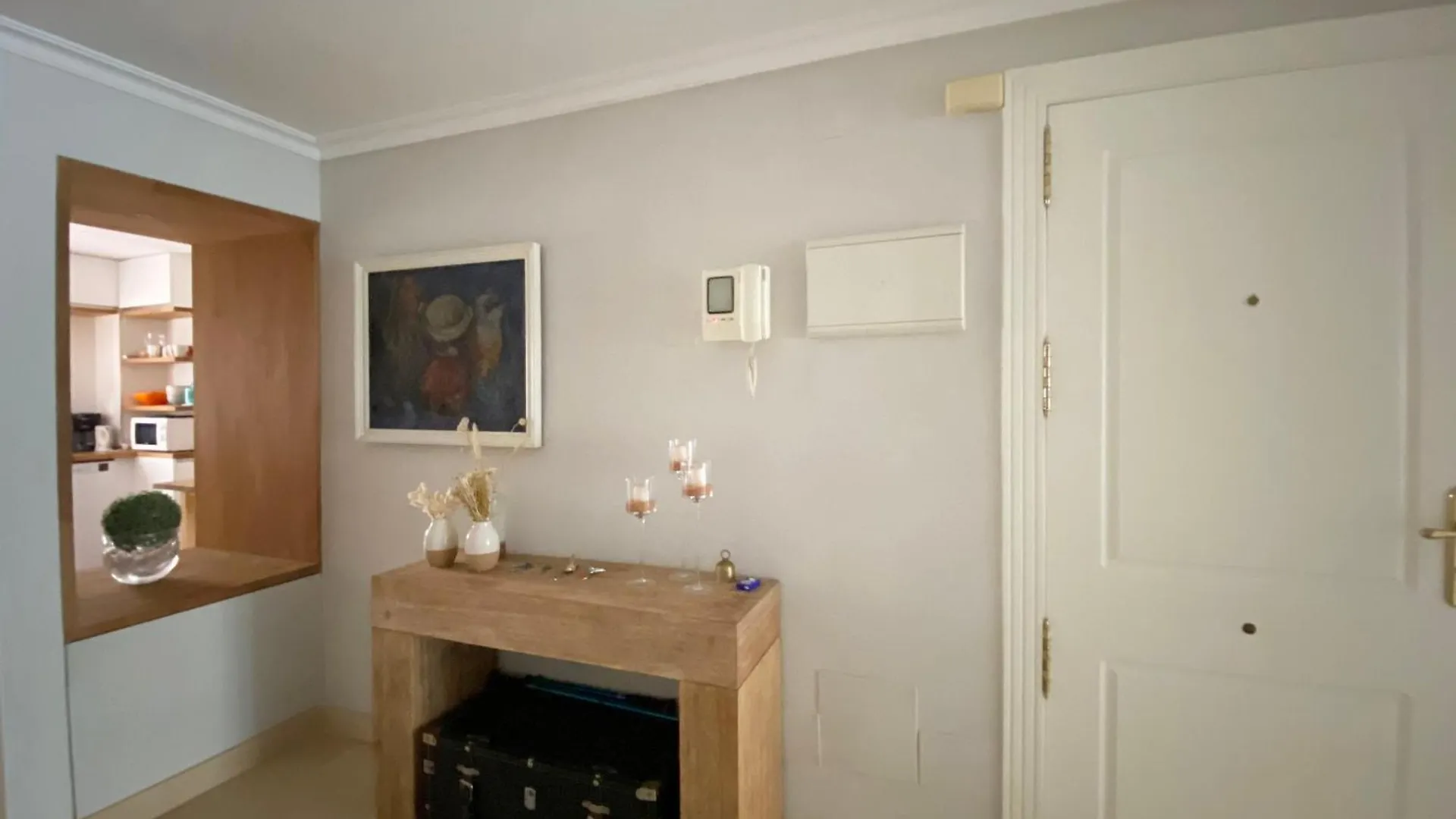 Spacious Apartment In Marbella Sea View & Shared Pool