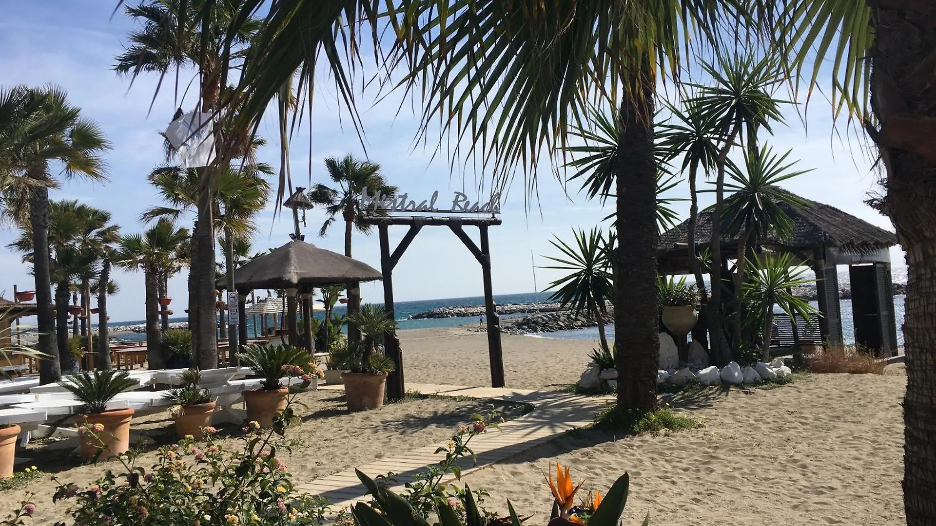 Spacious Apartment In Marbella Sea View & Shared Pool