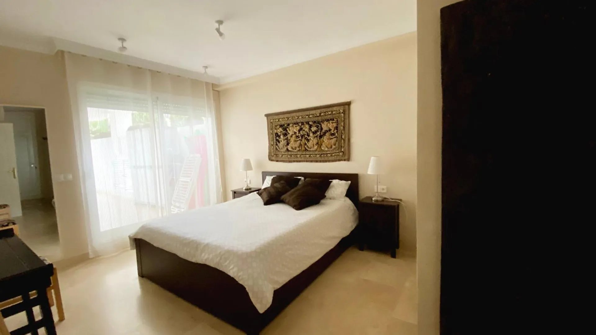 Spacious Apartment In Marbella Sea View & Shared Pool