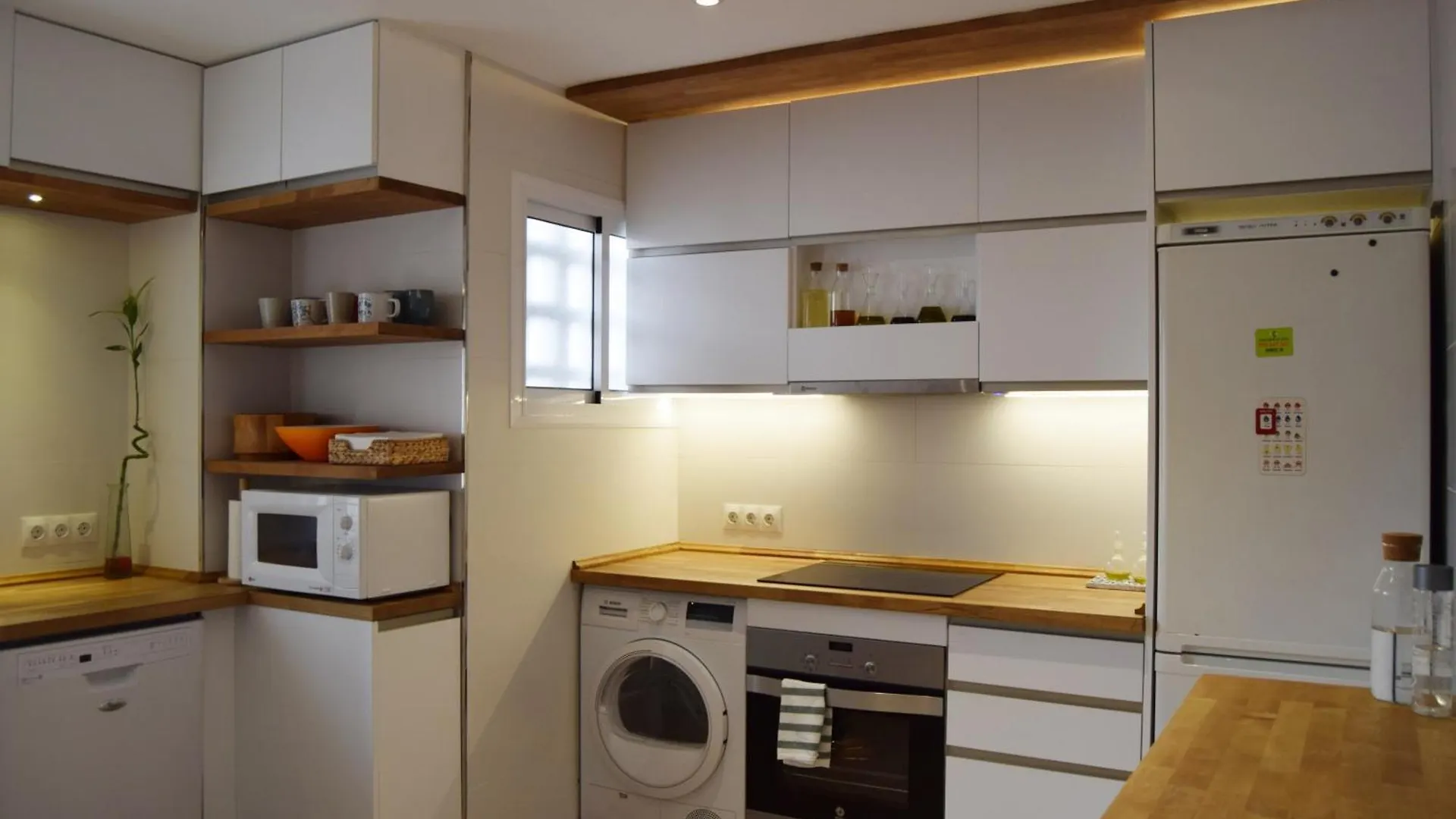 Spacious Apartment In Marbella Sea View & Shared Pool